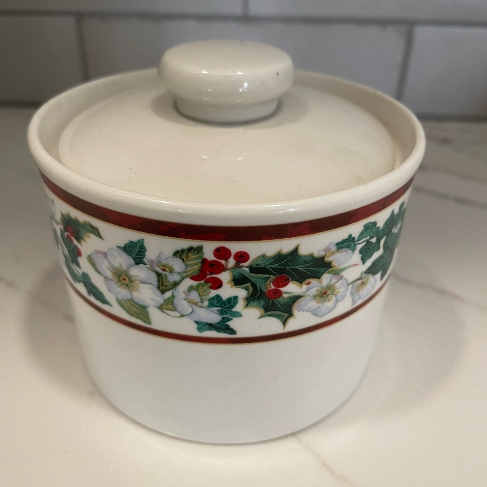 Magesticware Sugar Bowl Holly
